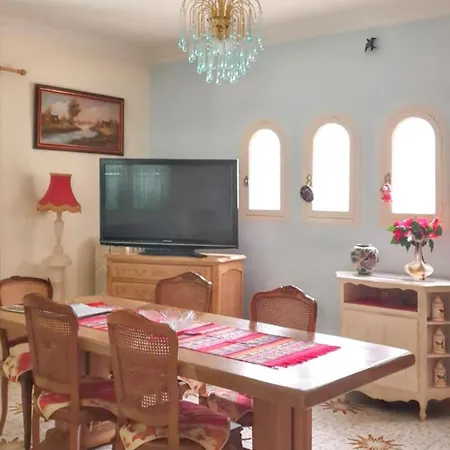 בית נופש Maison Accueillante A Avec Jardin