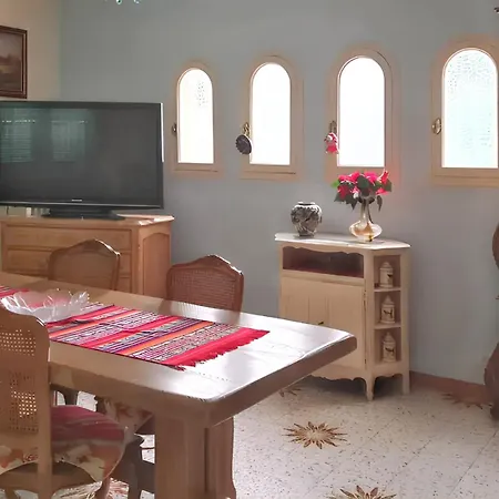 Maison Accueillante A Avec Jardin בית נופש *