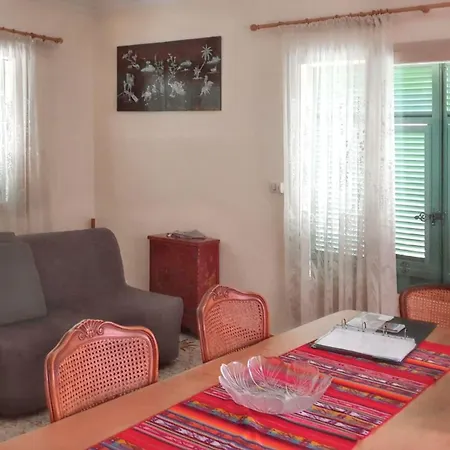 Maison Accueillante A Avec Jardin בית נופש סאן-לורן-דו-ואר